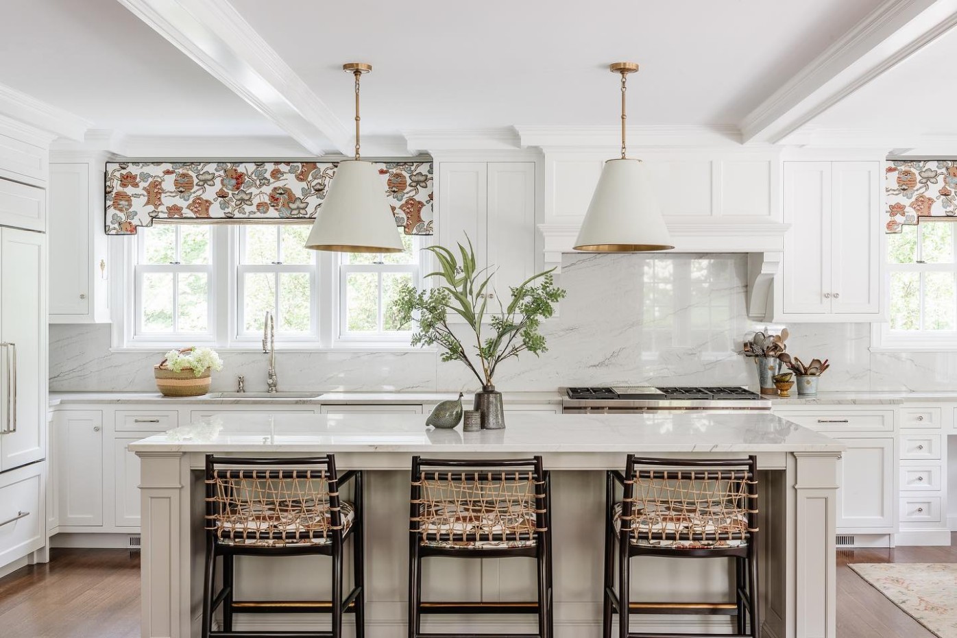 4 Reason Why White Kitchen Cabinets Will Stay Popular in 4 - white kitchens 2022