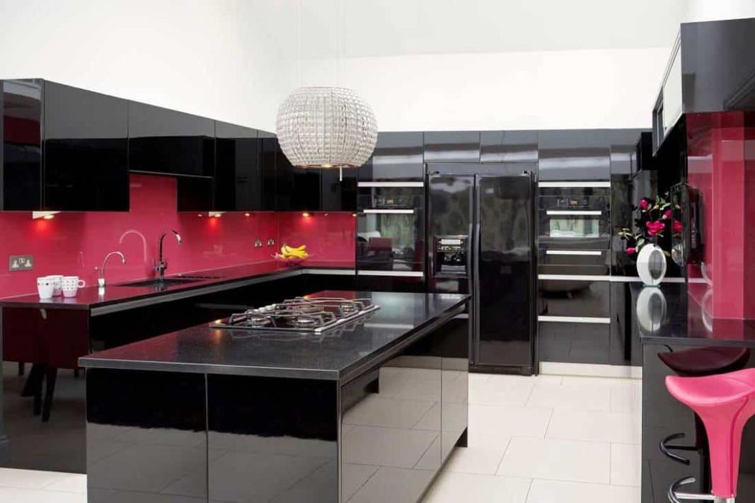 7 Kitchens With Black Appliances [Photo Inspiration] - Home Decor  - what color cabinets go best with black appliances?