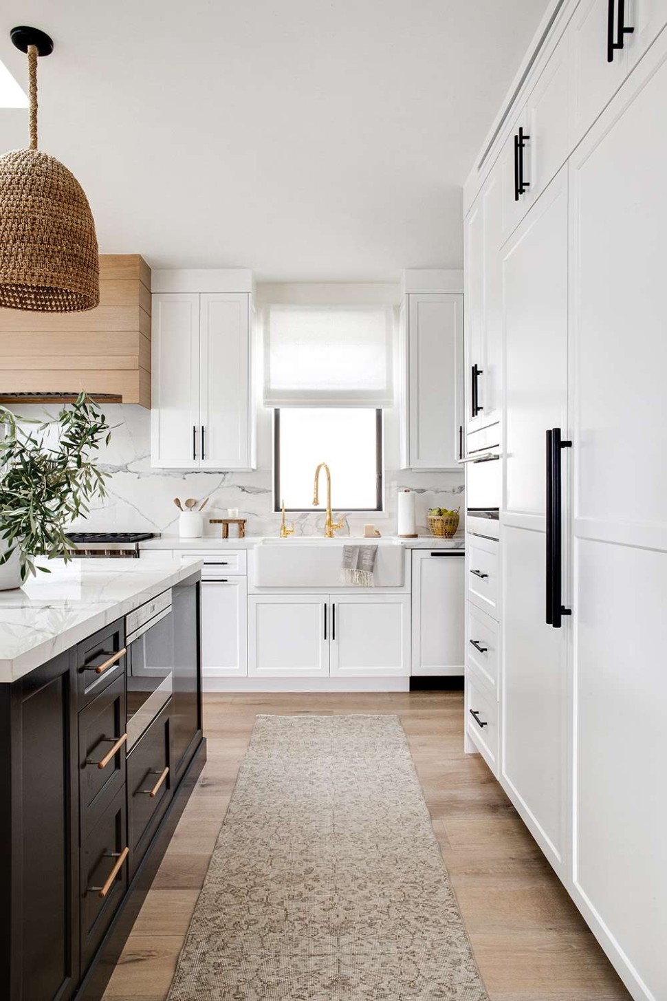 8 Lovely White Kitchen Cabinet Ideas We