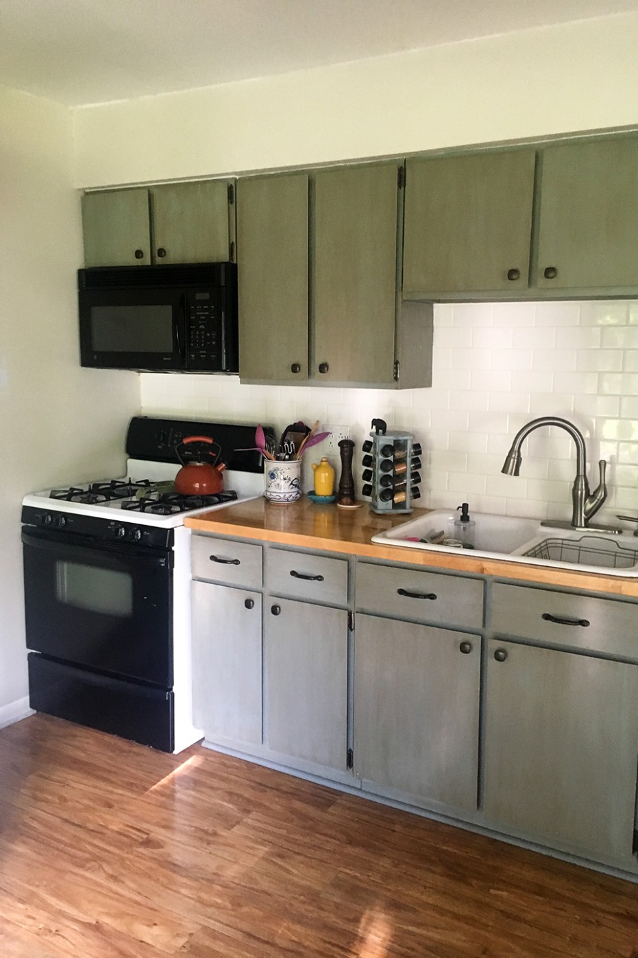 Kitchen Remodel on a Budget: 8 Low-Cost Ideas to Help You Spend Less - how can i update my kitchen for cheap?