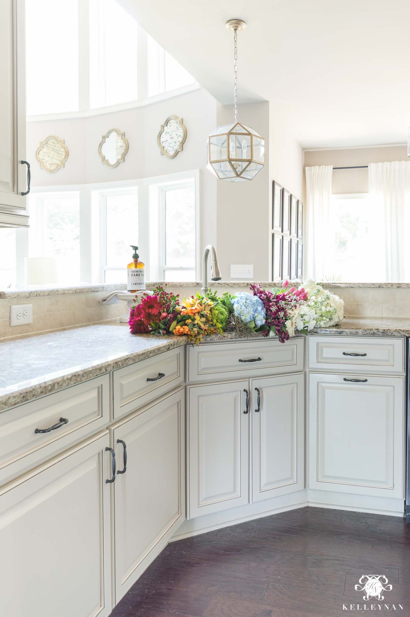 The Plan to Bring Modern Touches into a Traditional Cream Kitchen